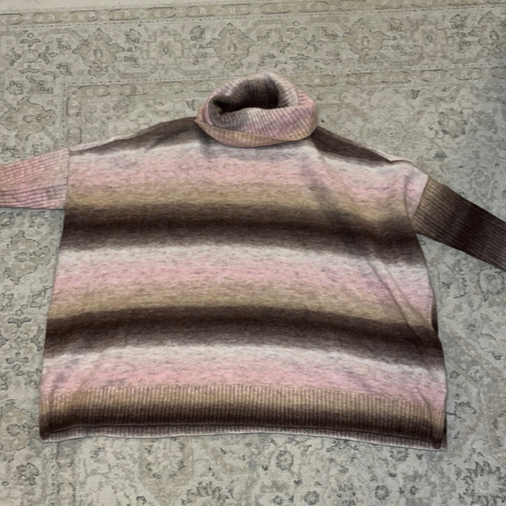 Loft 3/4 Sleeve Turtle Neck